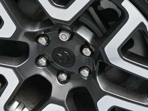 Used 2025 RAM 1500 Laramie image 31