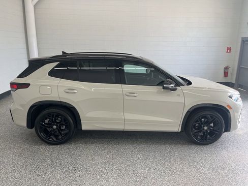 New 2026 Volkswagen Tiguan SE R-Line FWD image 6