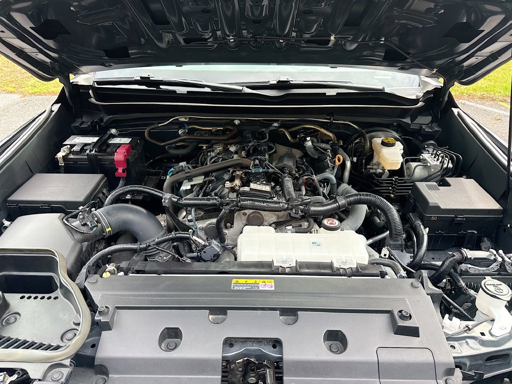 Used 2024 Toyota Tacoma SR5 AWD/4WD image 32