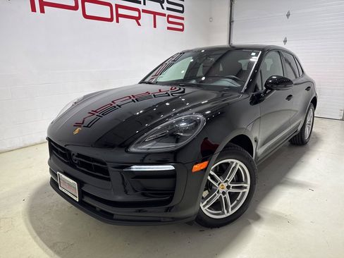 Used 2025 Porsche Macan Turbo image 2