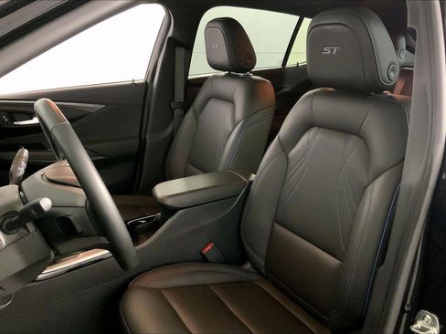 Used 2025 Buick Envista Sport Touring w/ Experience Buick Package FWD image 22
