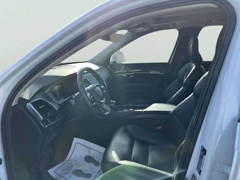 Used 2019 Volvo XC90 T6 Momentum w/ Advanced Package image 9