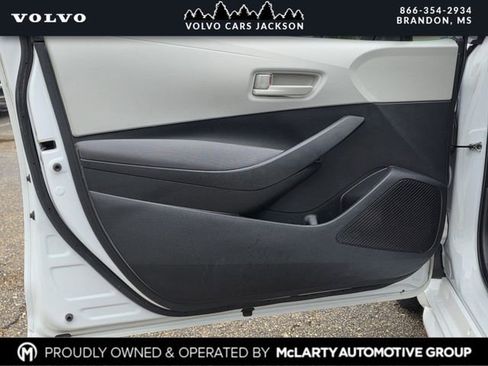 Used 2022 Toyota Corolla LE FWD image 14