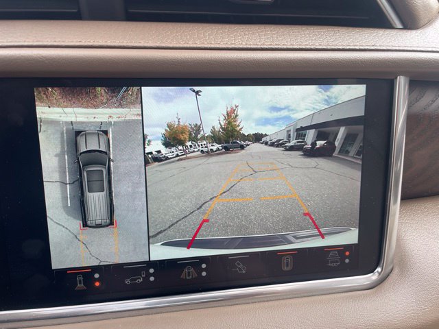 Used 2023 GMC Yukon XL Denali w/ Advanced Technology Package AWD/4WD image 14