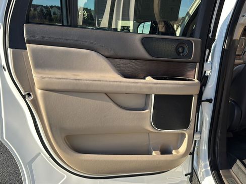 Used 2022 Lincoln Navigator L Reserve image 15