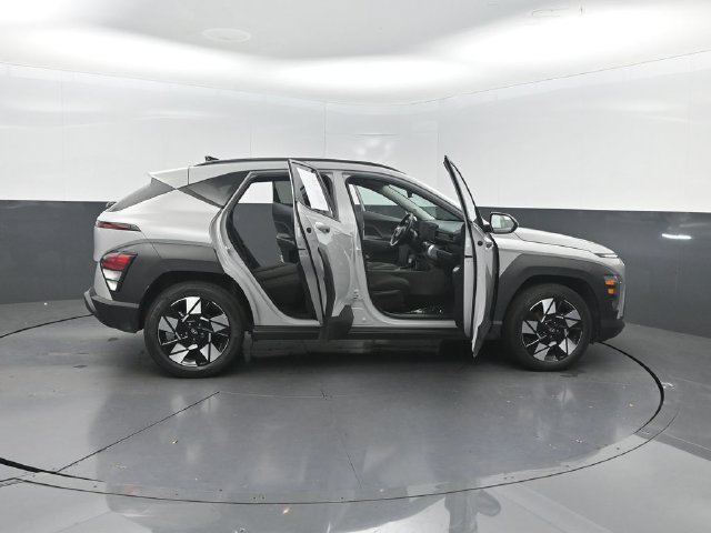 Used 2025 Hyundai Kona SEL FWD image 31