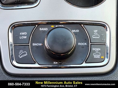 Used 2021 Jeep Grand Cherokee High Altitude image 24