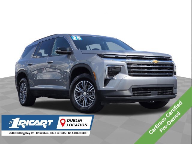 Used 2025 Chevrolet Traverse LT w/ LPO, Floor Liner Package FWD image 1