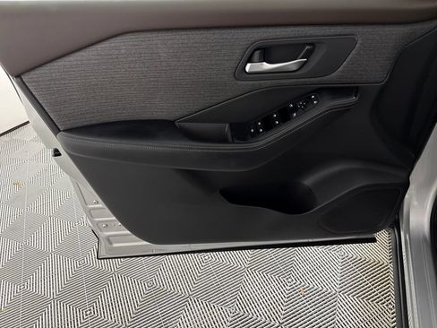 Used 2022 Nissan Rogue SV FWD image 10