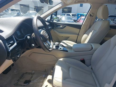 Used 2019 Audi Q7 3.0T Premium w/ Convenience Package AWD/4WD image 16