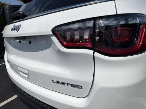 Certified 2025 Jeep Compass Limited AWD/4WD image 8