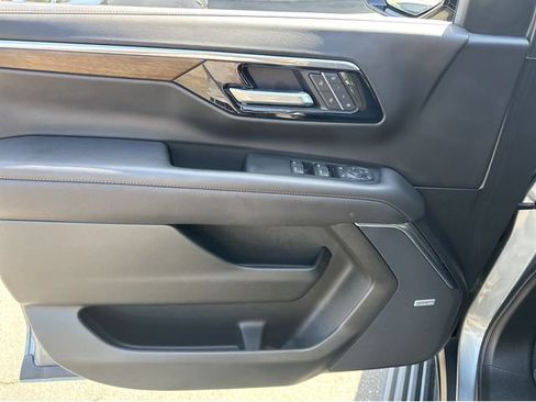 Certified 2025 Chevrolet Tahoe High Country AWD/4WD image 23