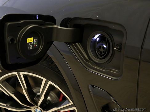 New 2026 BMW X5 xDrive50e w/ M Sport Package image 10