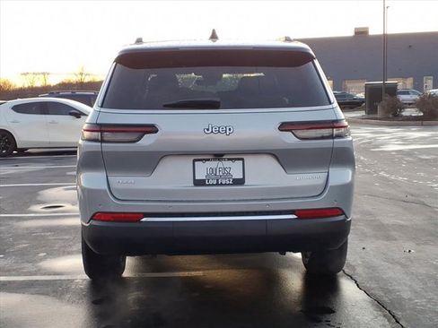 New 2025 Jeep Grand Cherokee L Laredo image 18