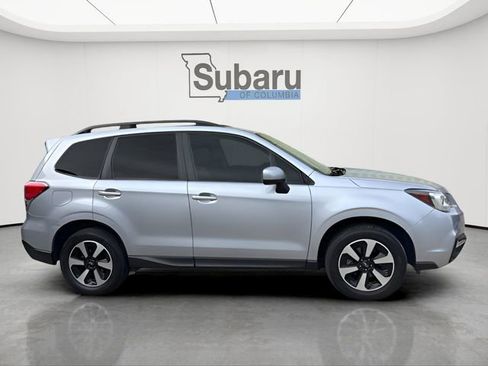 Used 2017 Subaru Forester 2.5i Premium image 8
