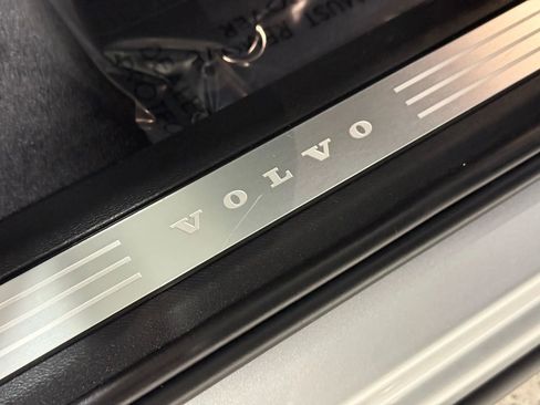 Used 2018 Volvo XC60 T8 Inscription w/ Luxury Seat Package image 53