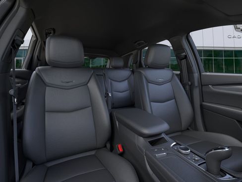 New 2025 Cadillac XT5 Luxury image 16