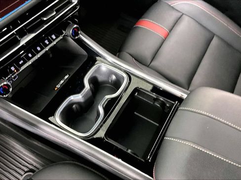 Certified 2024 Chevrolet Traverse RS w/ LPO, Floor Liner Package AWD/4WD image 16