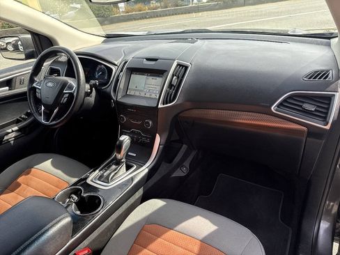 Used 2018 Ford Edge SEL w/ SEL Appearance Package AWD/4WD image 17