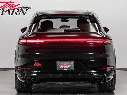 Used 2025 Porsche Cayenne GTS image 4