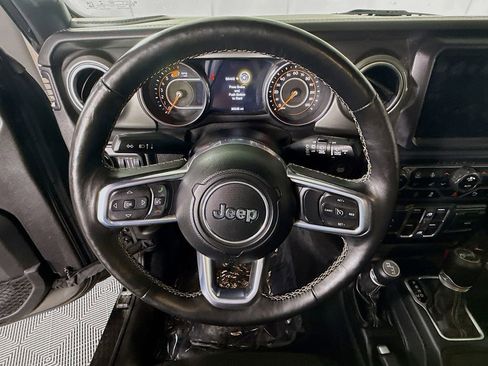 Used 2020 Jeep Wrangler Unlimited Sahara AWD/4WD image 19