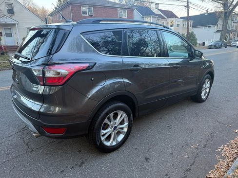 Used 2017 Ford Escape SE w/ Equipment Group 201A image 8