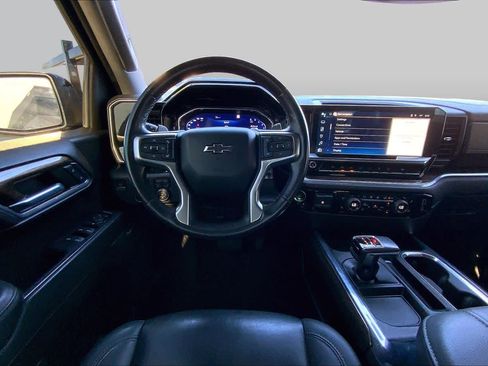 Used 2022 Chevrolet Silverado 1500 LT Trail Boss w/ LT Trail Boss Premium Package AWD/4WD image 6