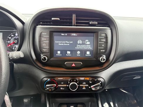 Certified 2021 Kia Soul LX image 11