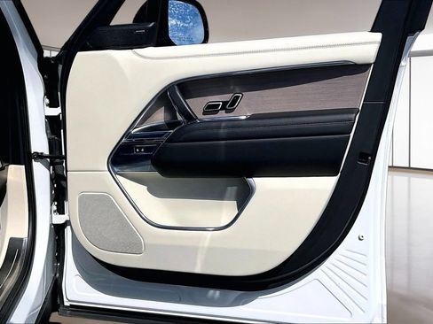 Certified 2023 Land Rover Range Rover SE AWD/4WD image 26