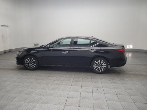 Used 2024 Nissan Altima 2.5 SV image 3