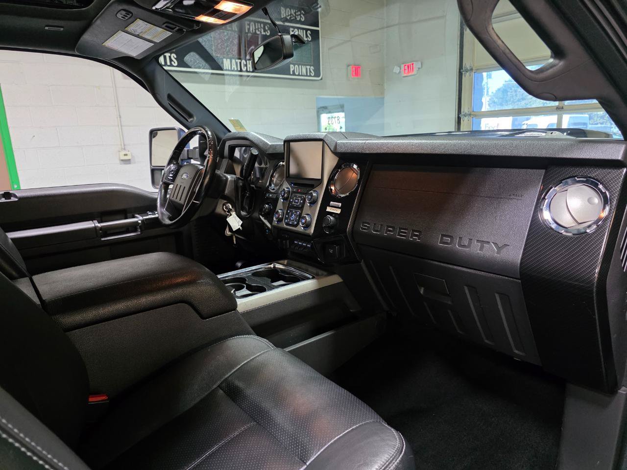 Used 2016 Ford F250 Lariat w/ Lariat Ultimate Package AWD/4WD image 28