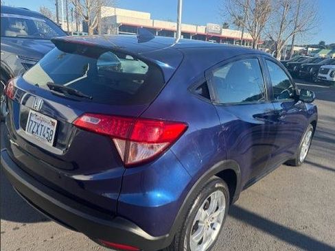 Used 2017 Honda HR-V LX image 6