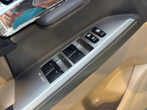 Used 2015 Toyota Land Cruiser image 22