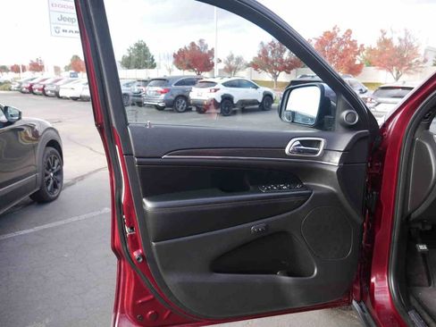 Used 2018 Jeep Grand Cherokee Limited w/ Trailer Tow Group IV image 27