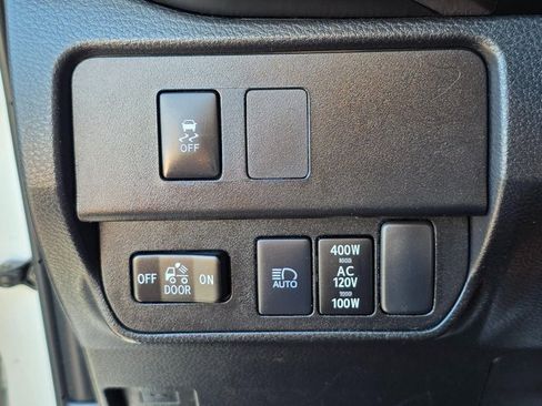 Used 2023 Toyota Tacoma TRD Off-Road w/ Black Out Package (TMS) image 38