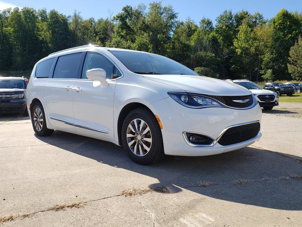 Used 2020 Chrysler Pacifica Touring-L Plus FWD image 1