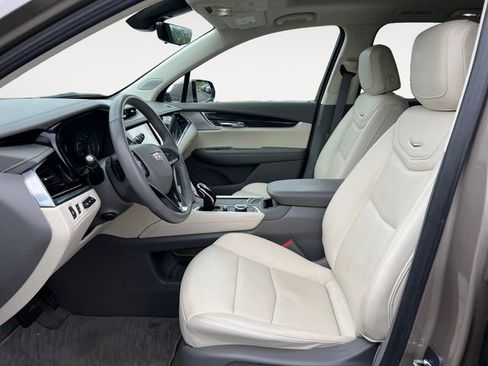 Certified 2023 Cadillac XT6 Premium Luxury w/ Technology Package AWD/4WD image 9