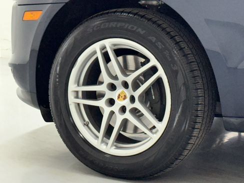 Used 2019 Porsche Macan image 46