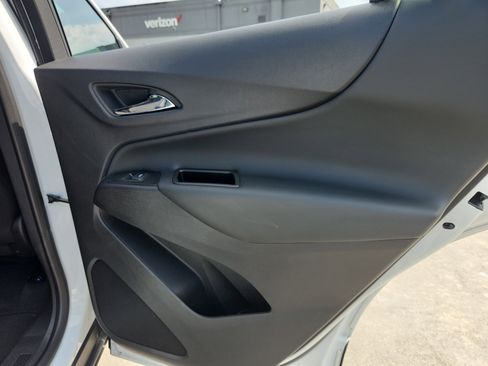Used 2024 Chevrolet Equinox LT image 44