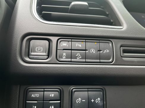 Used 2022 Chevrolet Tahoe Z71 image 24