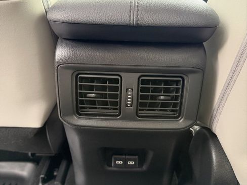 Used 2023 Toyota RAV4 Limited image 33