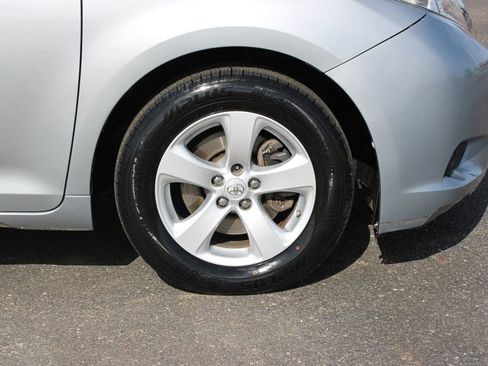 Used 2015 Toyota Sienna LE image 12