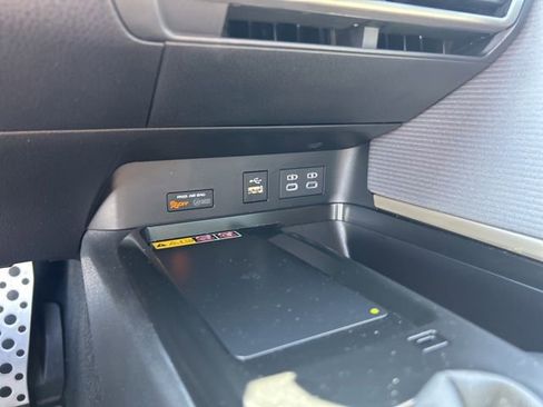 Used 2025 Toyota Camry SE w/ Convenience Package FWD image 25