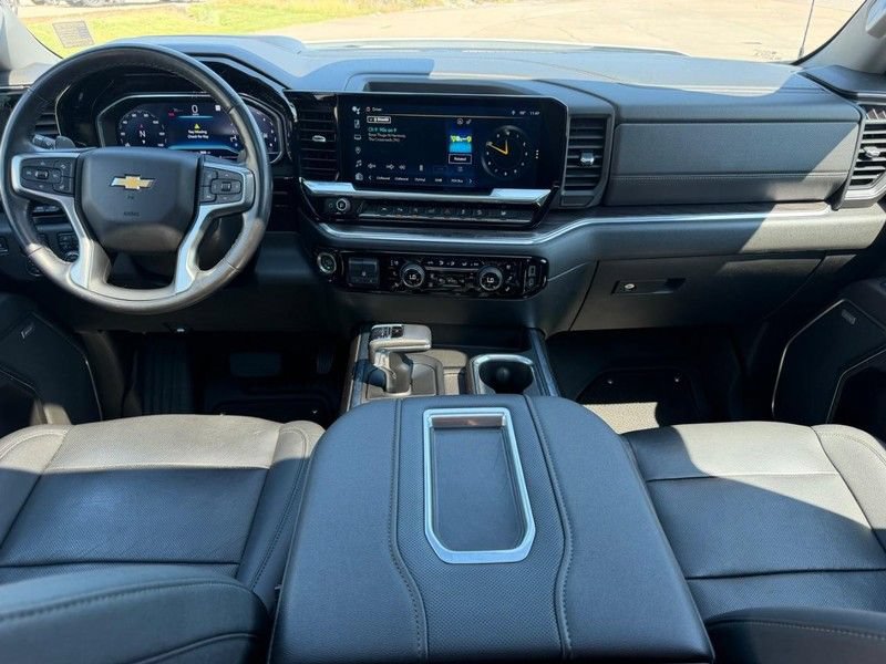 Used 2022 Chevrolet Silverado 1500 LTZ w/ Technology Package AWD/4WD image 9