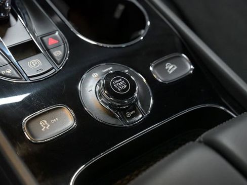 Used 2023 Bentley Bentayga image 57