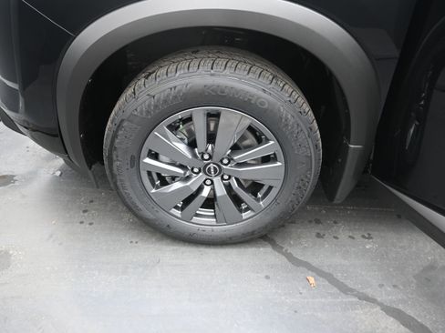 New 2025 Nissan Pathfinder SV w/ SV Premium Package image 22