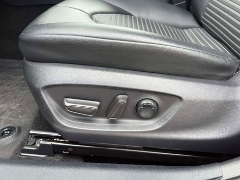 Used 2021 Toyota Camry SE image 19