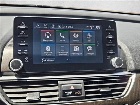 Used 2018 Honda Accord Touring image 11