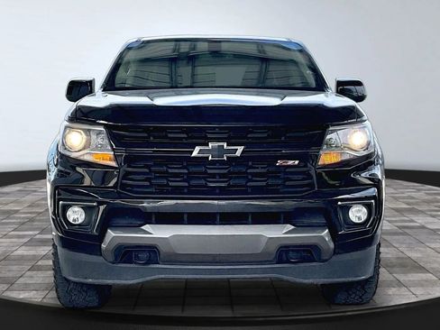 Used 2021 Chevrolet Colorado Z71 w/ Z71 Midnight Edition RWD image 2