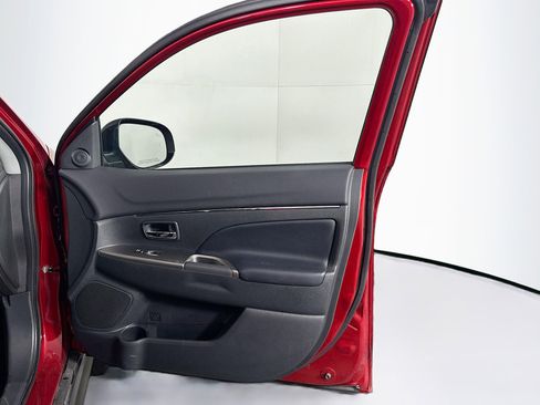 Used 2025 Mitsubishi Outlander Sport SE image 30